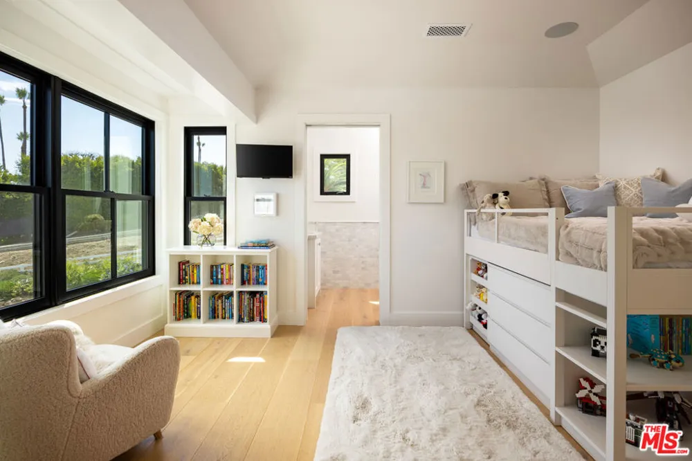 5944 Cavalleri Road Malibu, CA 90265