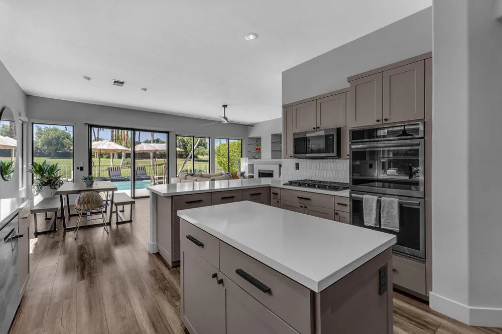93 Kavenish Drive Rancho Mirage, CA 92270