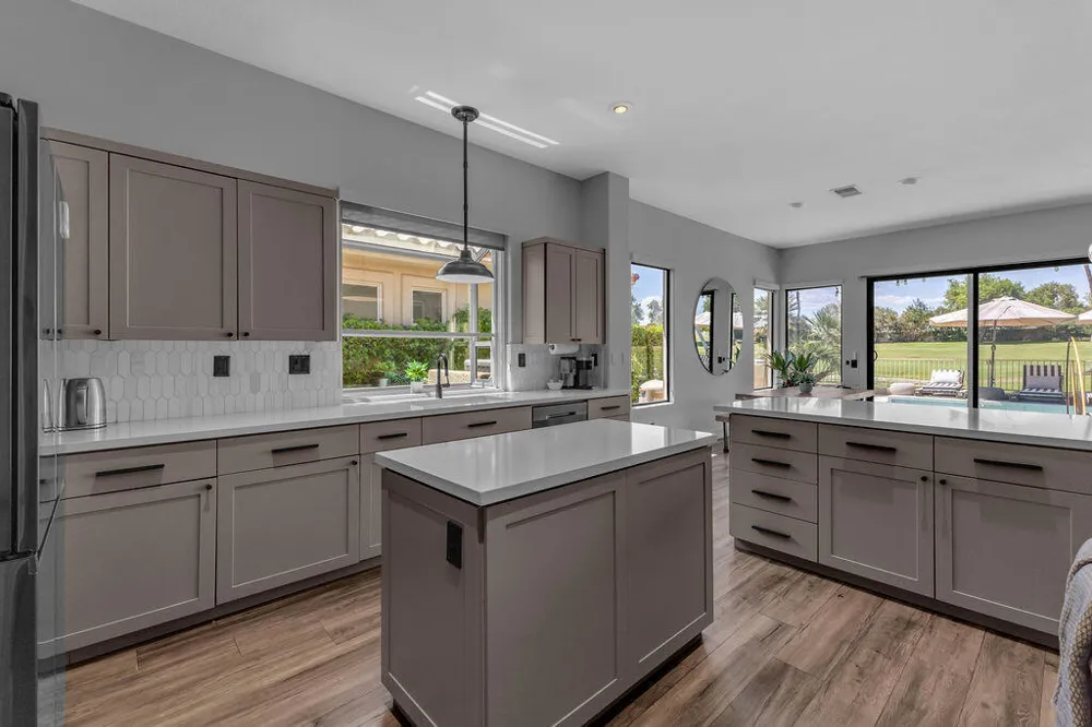 93 Kavenish Drive Rancho Mirage, CA 92270