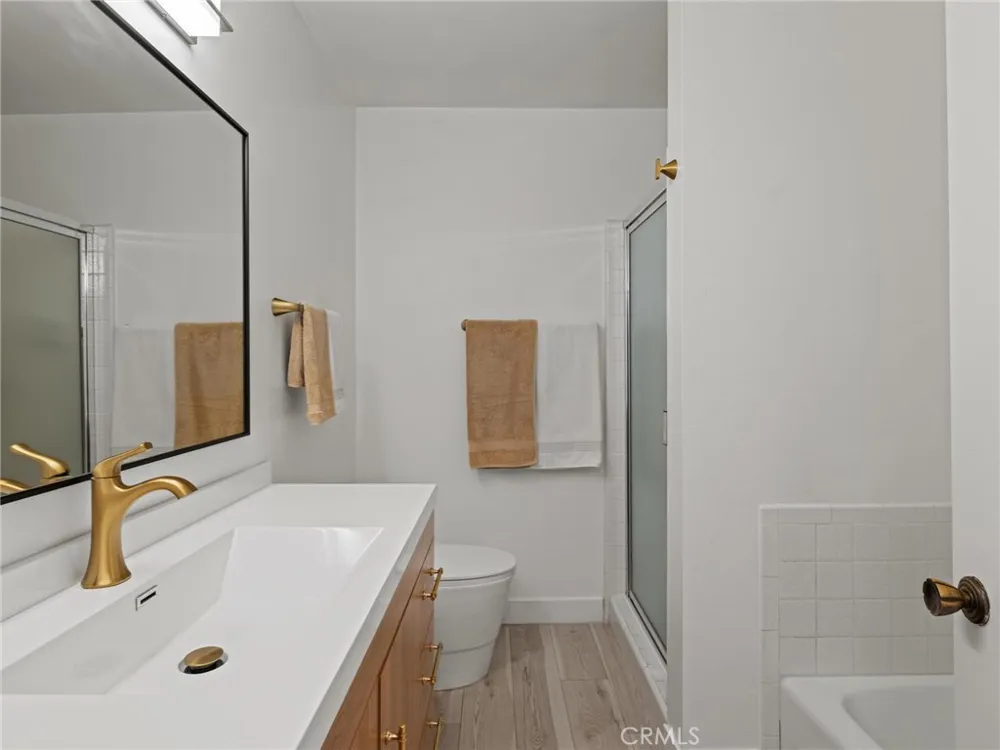 4700 Natick #204 Sherman Oaks, CA 91403