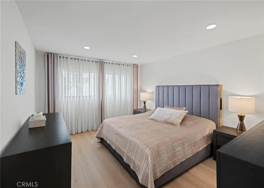 4700 Natick #204 Sherman Oaks, CA 91403
