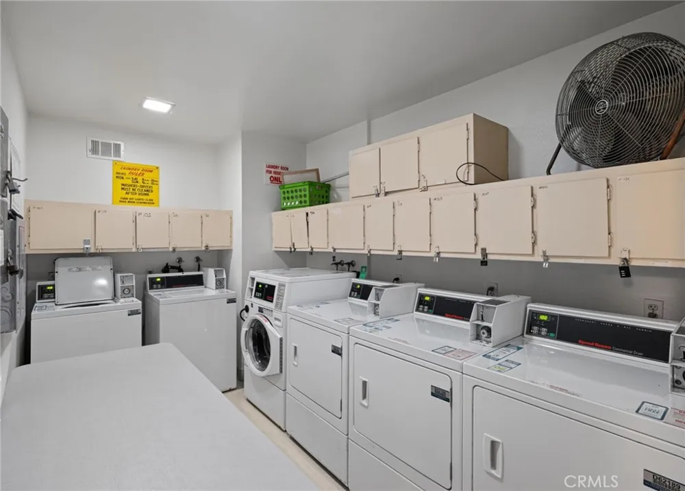 4700 Natick #204 Sherman Oaks, CA 91403