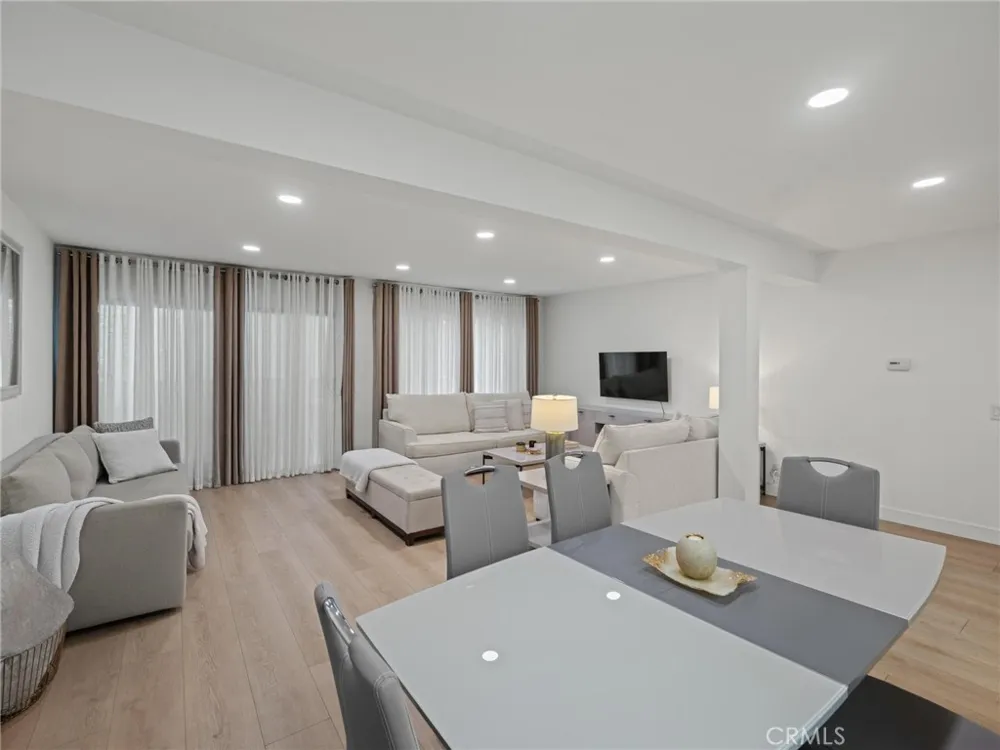 4700 Natick #204 Sherman Oaks, CA 91403