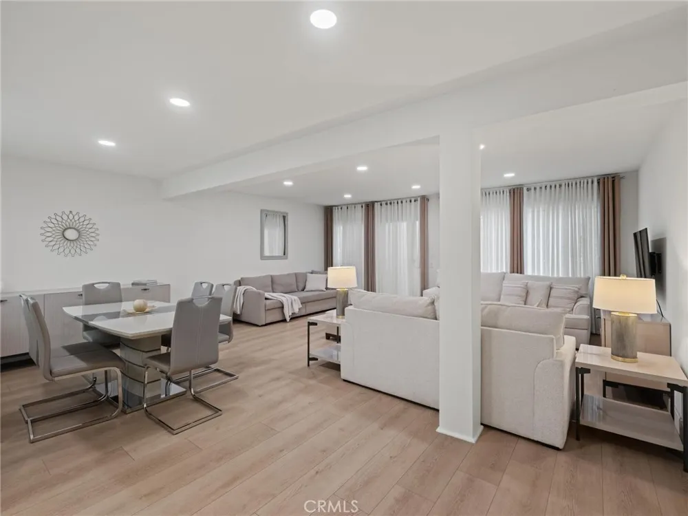 4700 Natick #204 Sherman Oaks, CA 91403