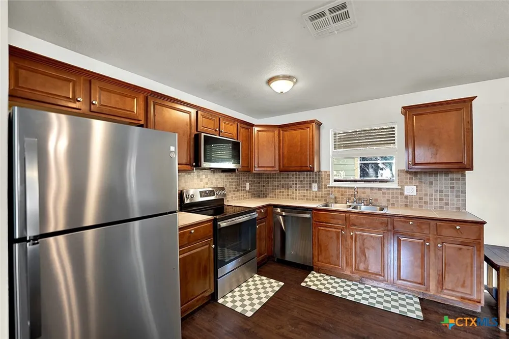 301 Armstrong Street San Marcos, TX 78666