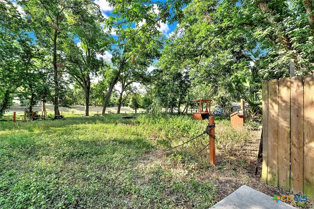 301 Armstrong Street San Marcos, TX 78666