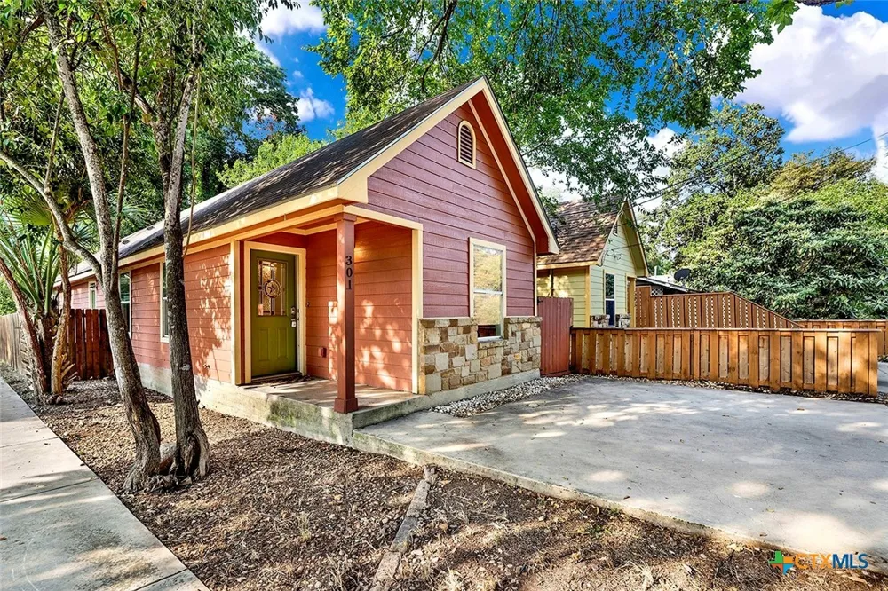 301 Armstrong Street San Marcos, TX 78666