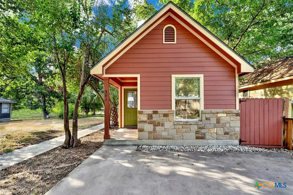 301 Armstrong Street San Marcos, TX 78666