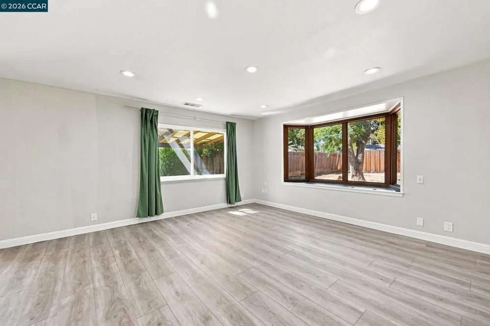 1401 Nicholas Dr Concord, CA 94520