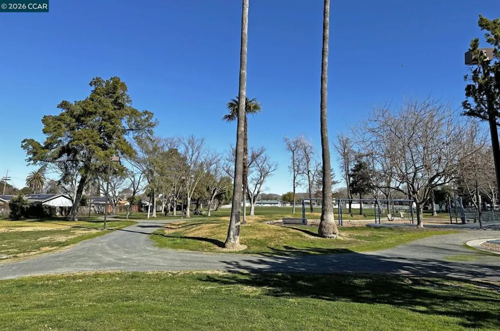 1401 Nicholas Dr Concord, CA 94520