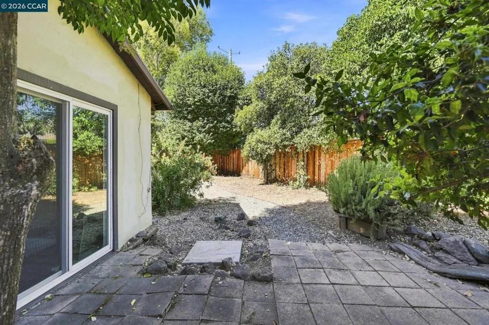 1401 Nicholas Dr Concord, CA 94520