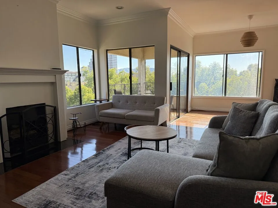 234 Kenwood Street #301 Glendale, CA 91206