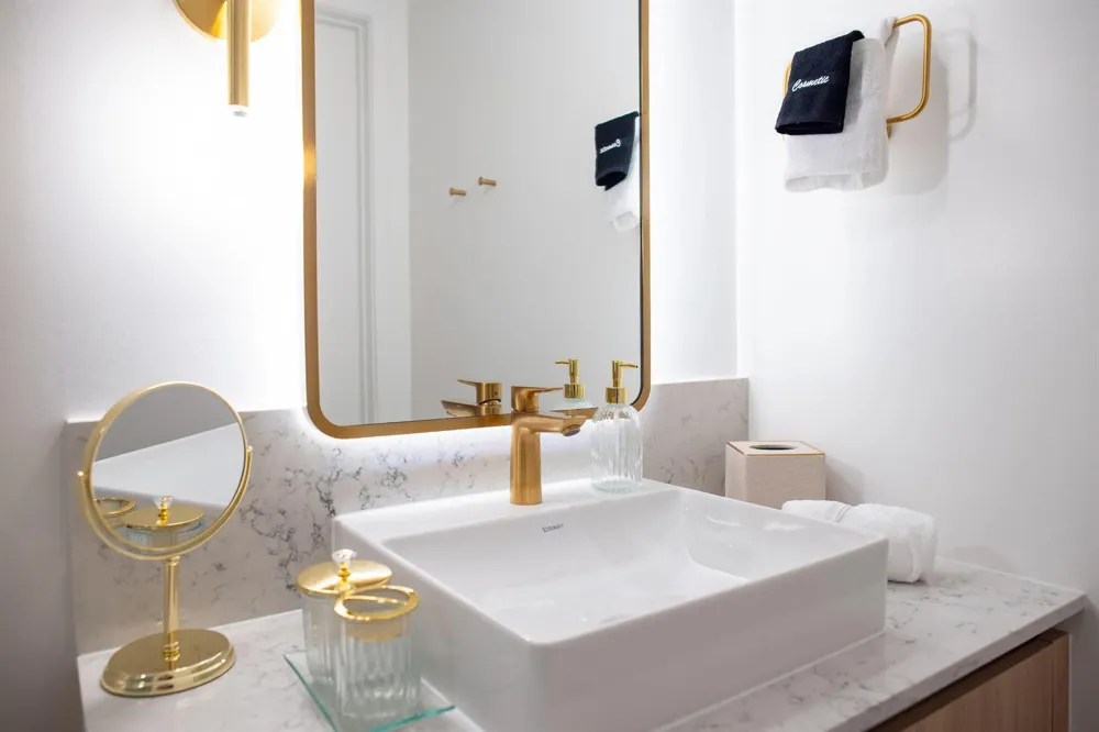 601 NE 1 AVENUE #3401 Miami, FL 33132