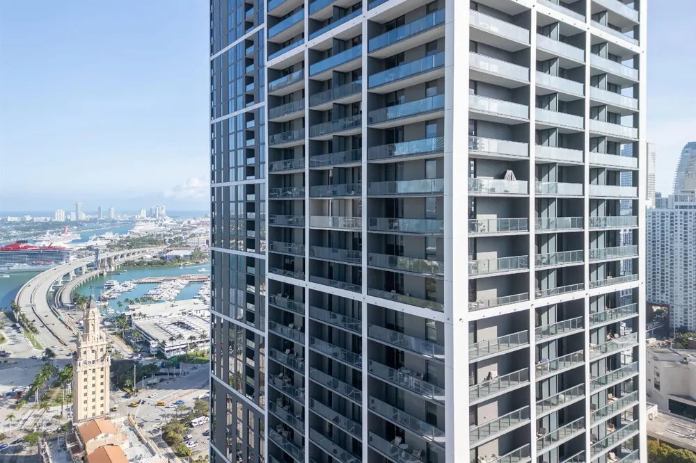 601 NE 1 AVENUE #3401 Miami, FL 33132