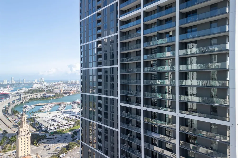 601 NE 1 AVENUE #3401 Miami, FL 33132