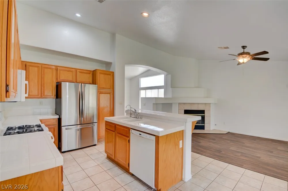 1735 Night Shadow Avenue North Las Vegas, NV 89031