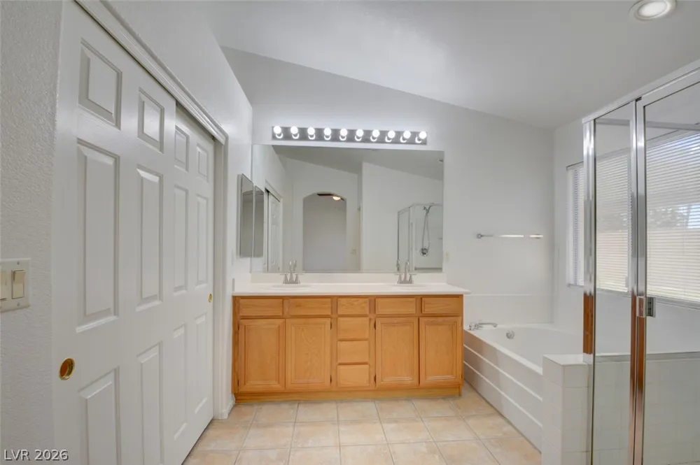 1735 Night Shadow Avenue North Las Vegas, NV 89031