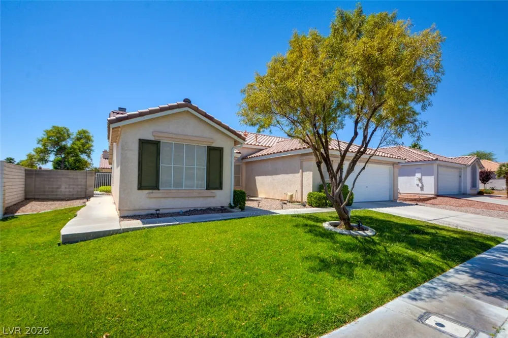 1735 Night Shadow Avenue North Las Vegas, NV 89031