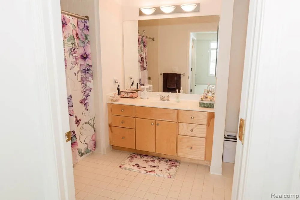 807 Asa Gray Drive #305 Ann Arbor City, MI 48105