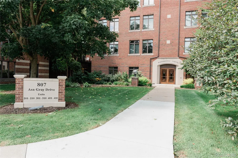 807 Asa Gray Drive #305 Ann Arbor City, MI 48105