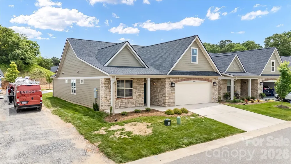 827B Wynnshire Drive #65 Hickory, NC 28601