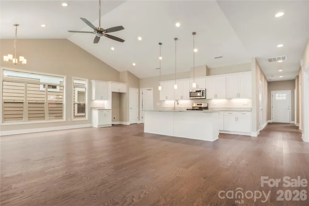 827B Wynnshire Drive #65 Hickory, NC 28601