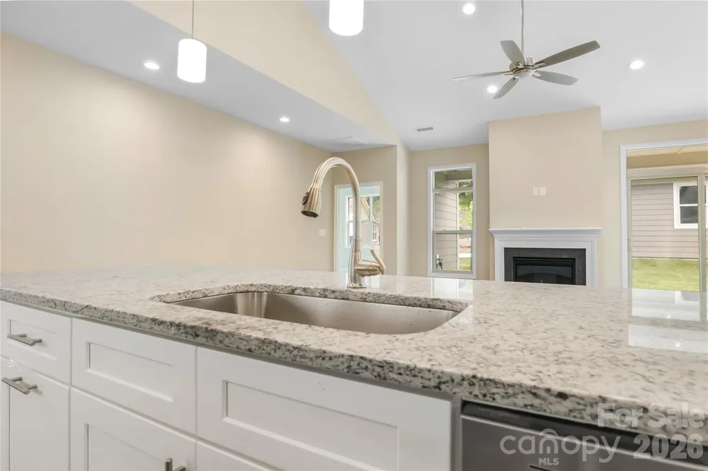 827B Wynnshire Drive #65 Hickory, NC 28601
