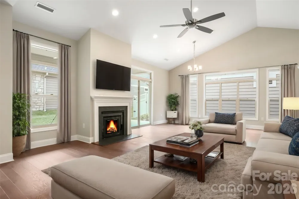 827B Wynnshire Drive #65 Hickory, NC 28601