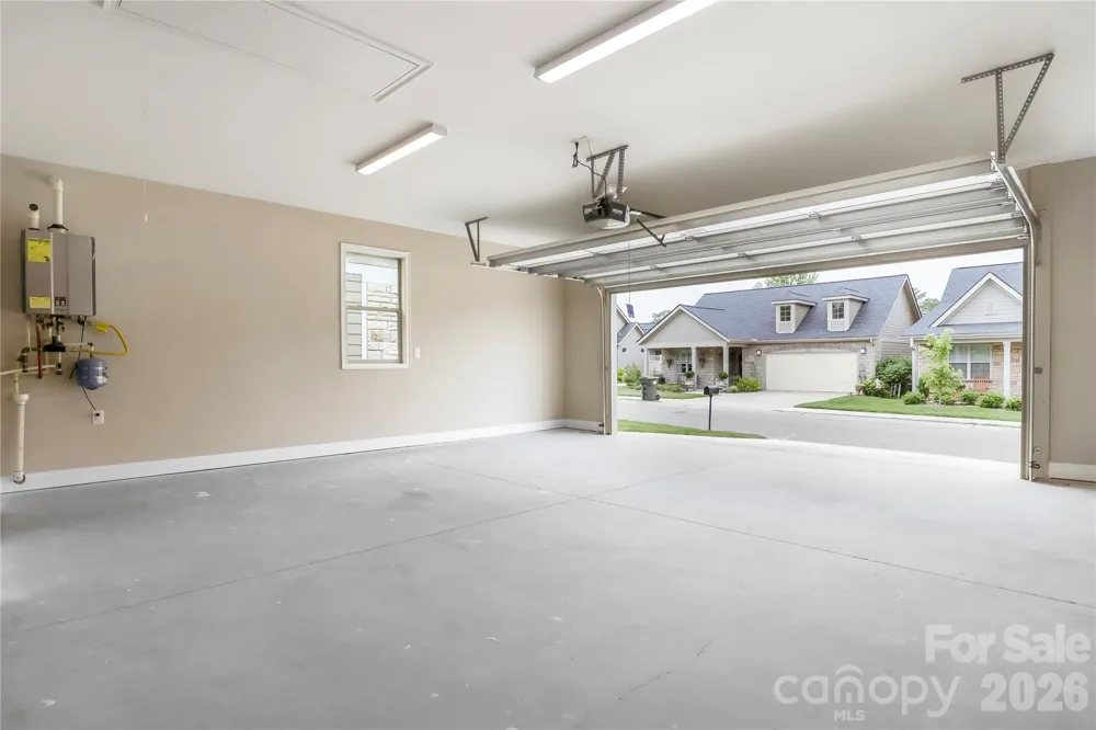 827B Wynnshire Drive #65 Hickory, NC 28601