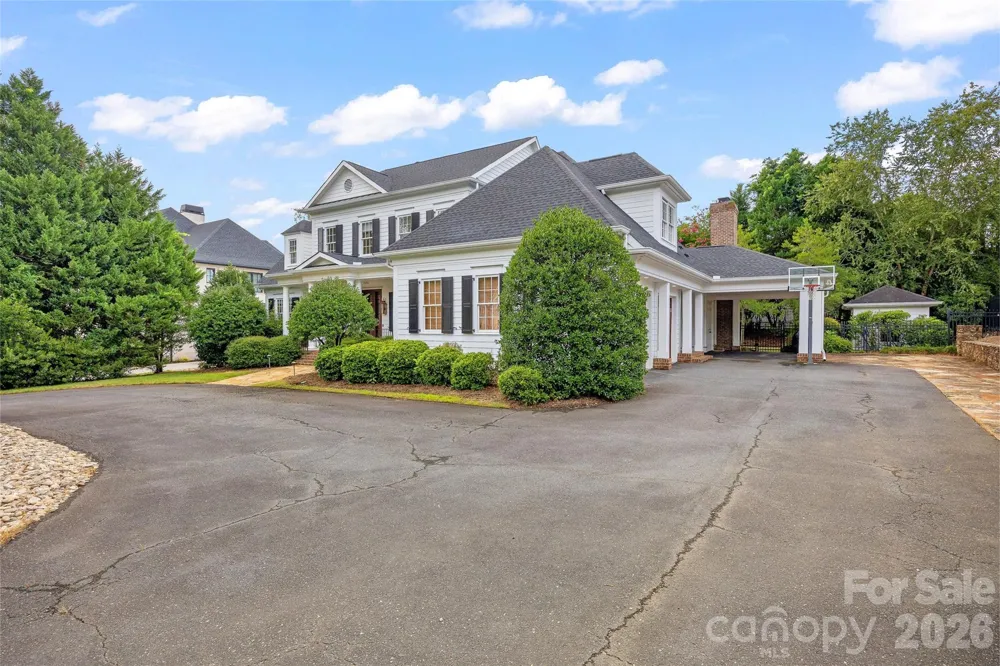 2135 Sharon Avenue Charlotte, NC 28211