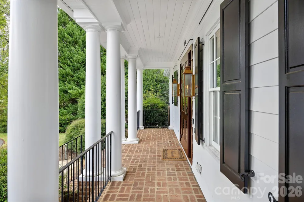 2135 Sharon Avenue Charlotte, NC 28211