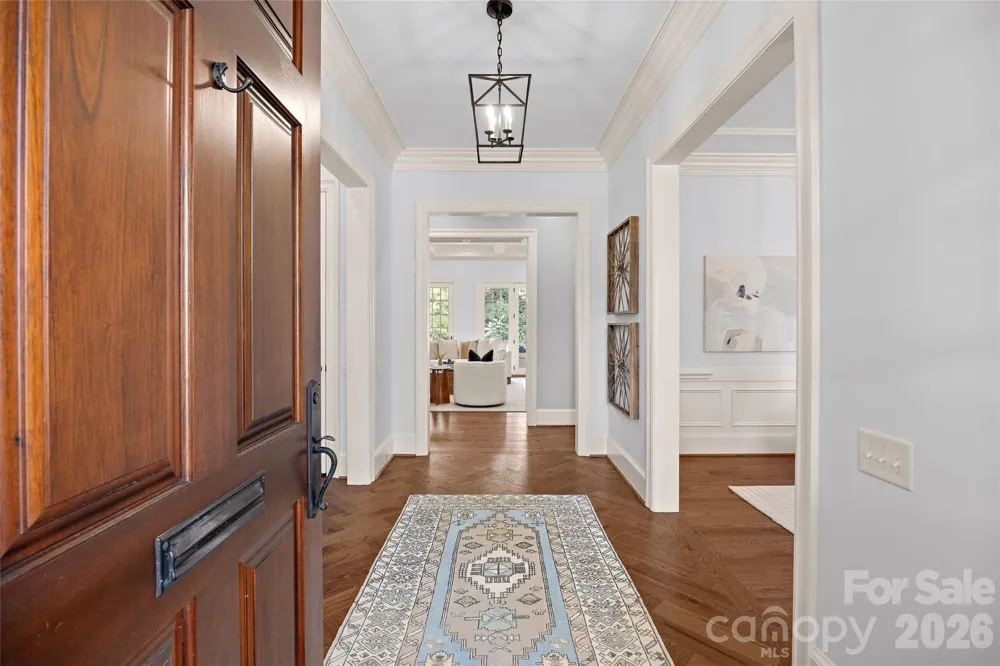 2135 Sharon Avenue Charlotte, NC 28211