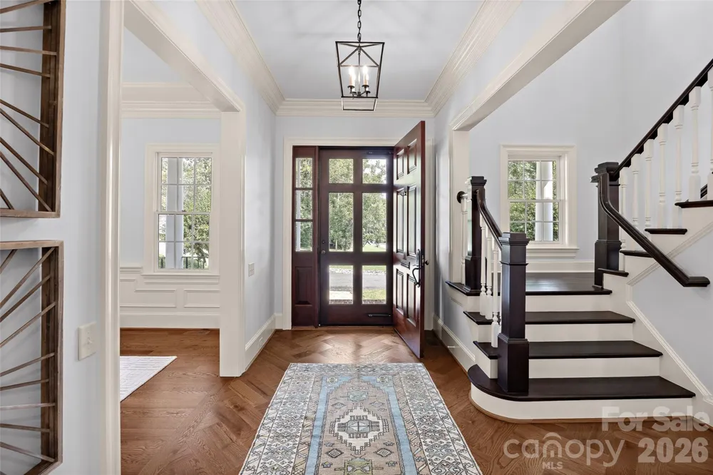 2135 Sharon Avenue Charlotte, NC 28211