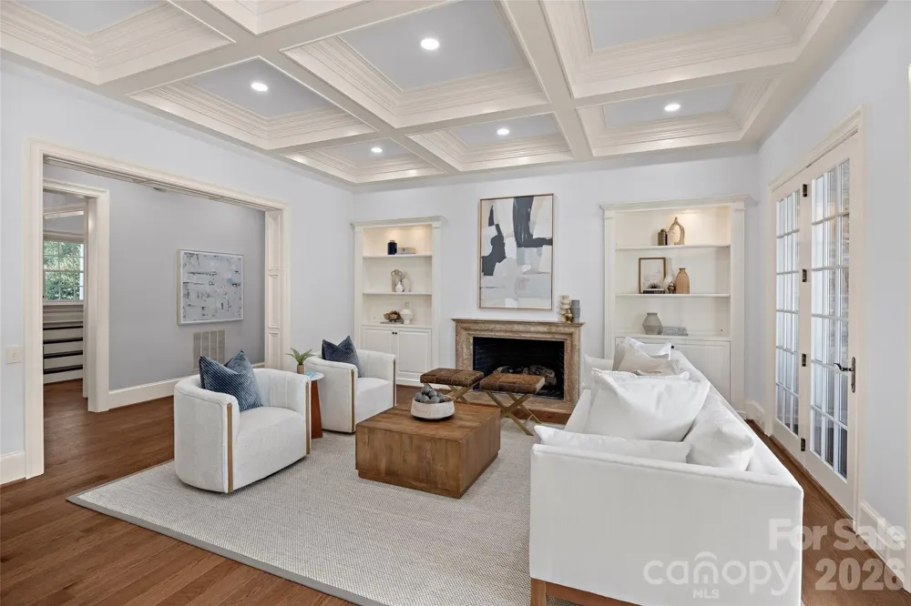 2135 Sharon Avenue Charlotte, NC 28211