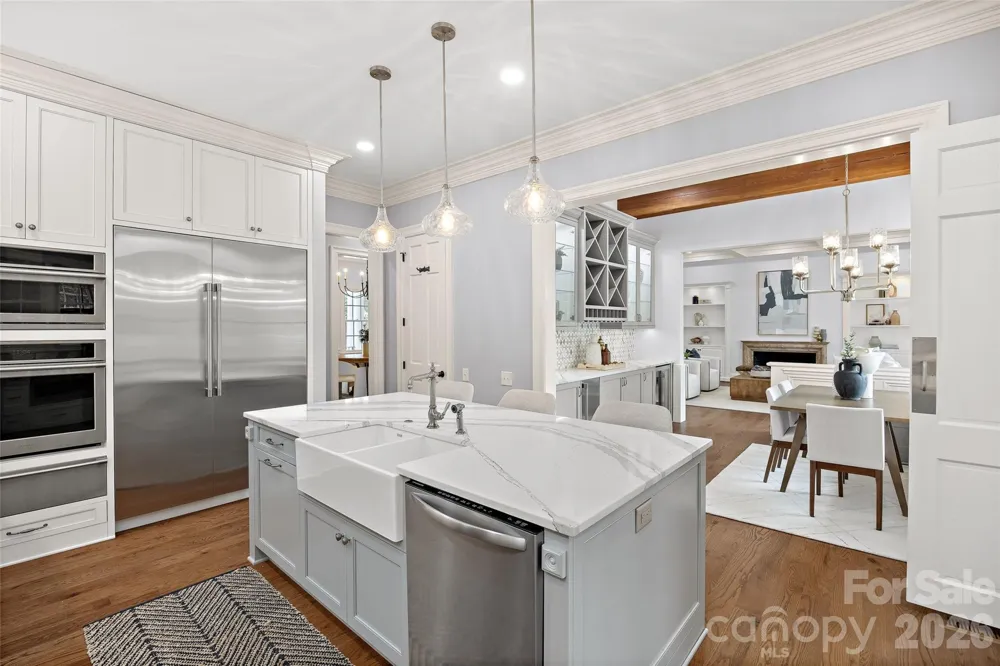 2135 Sharon Avenue Charlotte, NC 28211