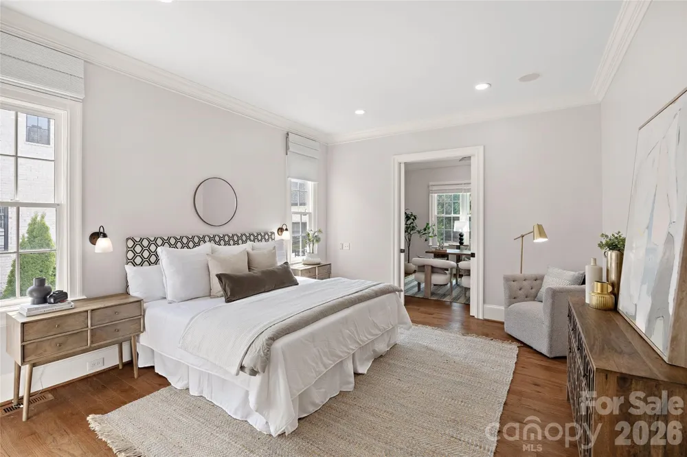 2135 Sharon Avenue Charlotte, NC 28211