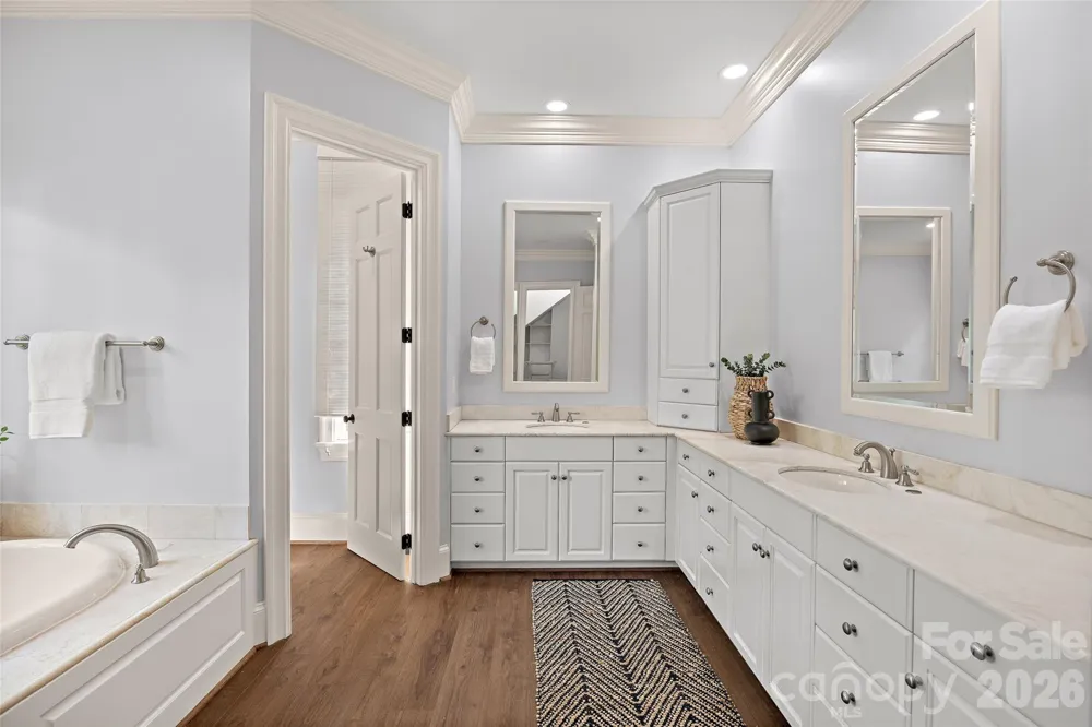 2135 Sharon Avenue Charlotte, NC 28211