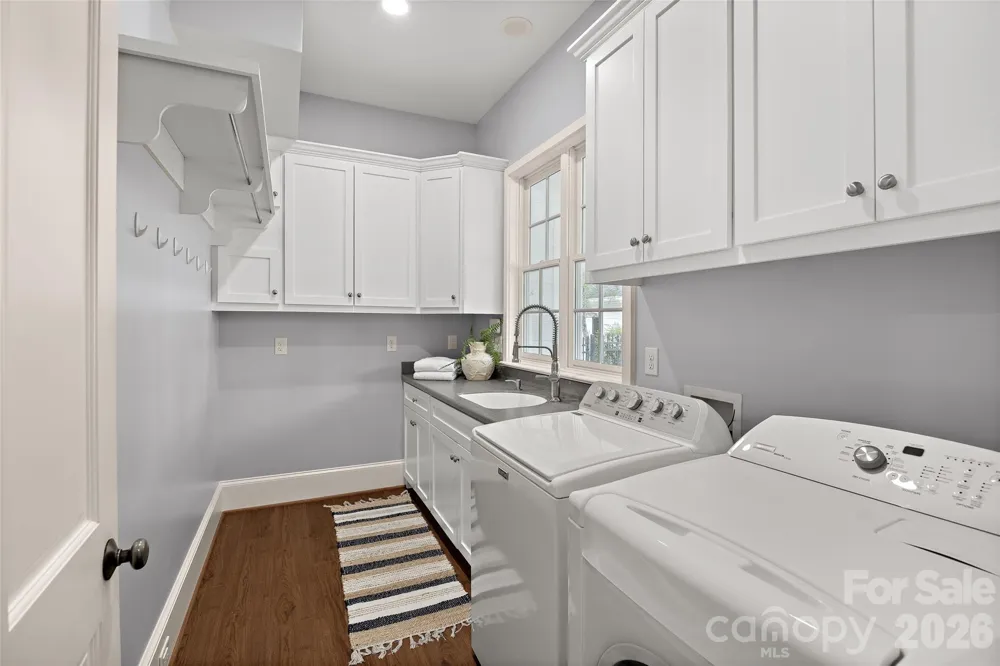 2135 Sharon Avenue Charlotte, NC 28211