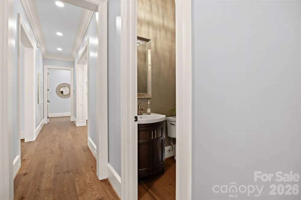 2135 Sharon Avenue Charlotte, NC 28211