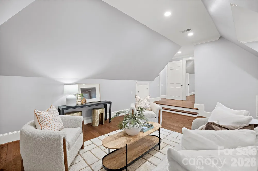 2135 Sharon Avenue Charlotte, NC 28211