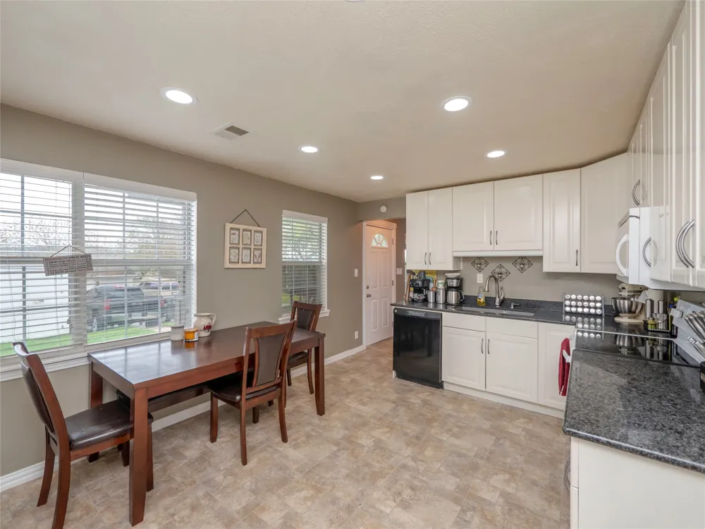 11004 Elm Street Jonestown, TX 78645