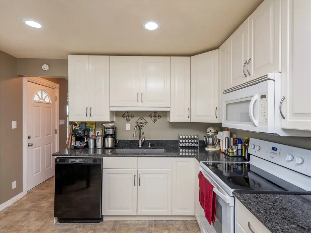 11004 Elm Street Jonestown, TX 78645
