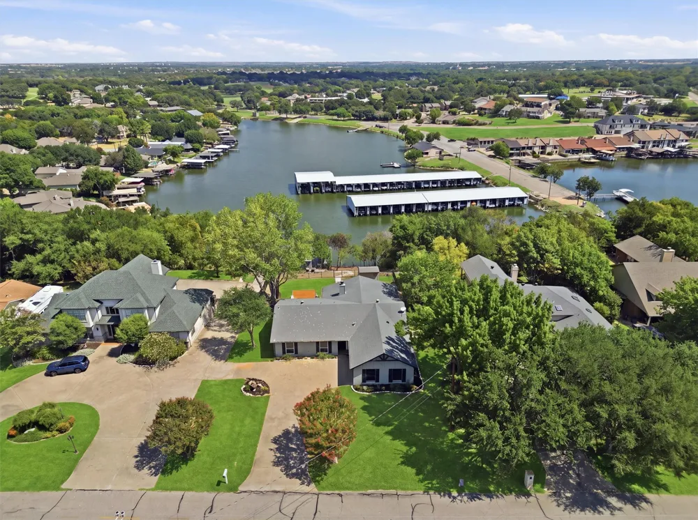 5123 Fairway Circle Granbury, TX 76049