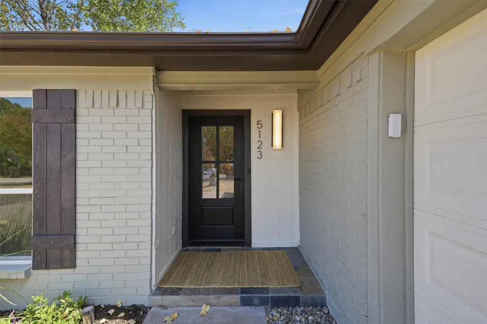 5123 Fairway Circle Granbury, TX 76049