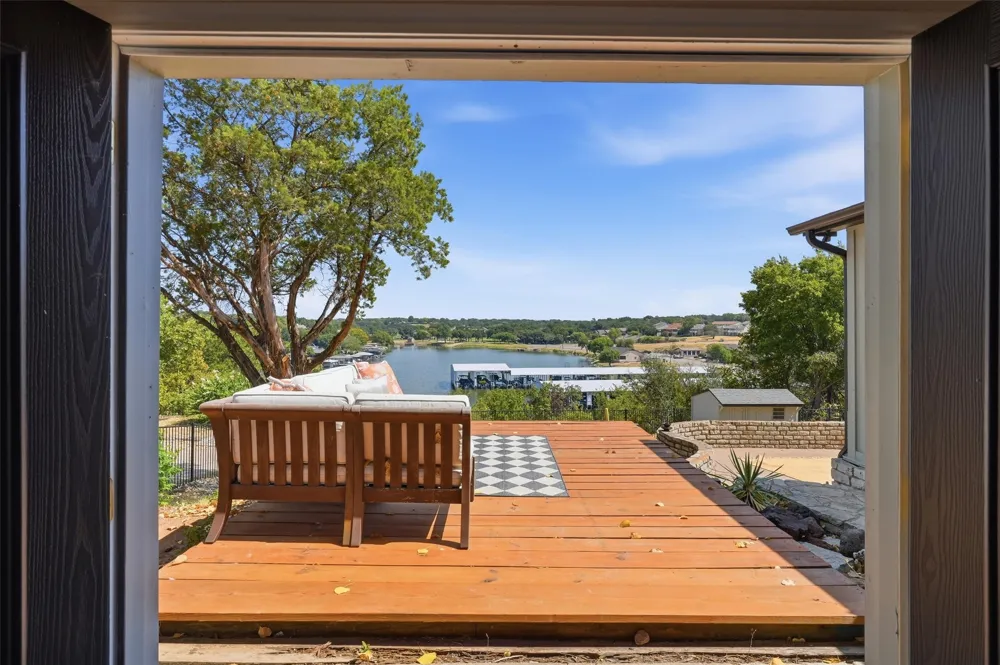 5123 Fairway Circle Granbury, TX 76049