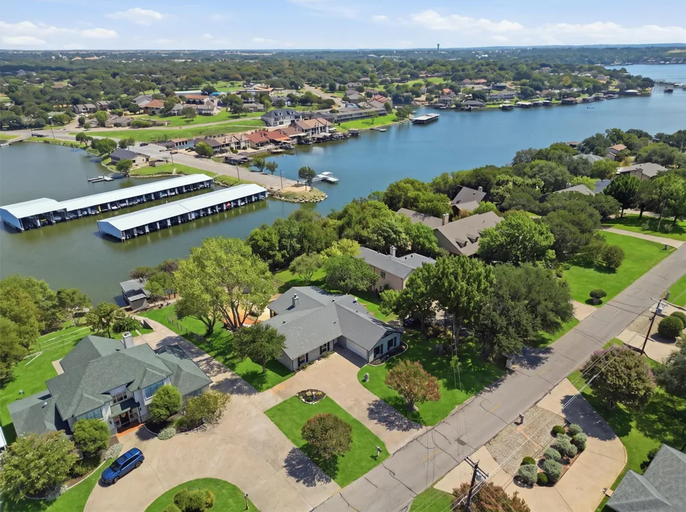 5123 Fairway Circle Granbury, TX 76049
