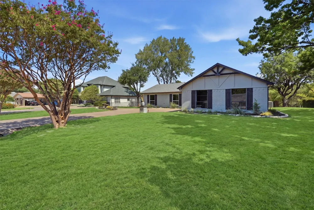 5123 Fairway Circle Granbury, TX 76049