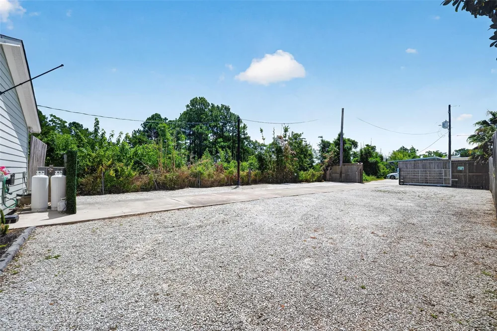 1090 Williams Ln Kemah, TX 77565