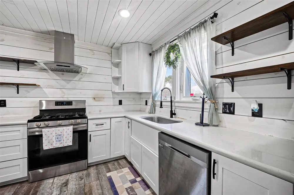 1090 Williams Ln Kemah, TX 77565