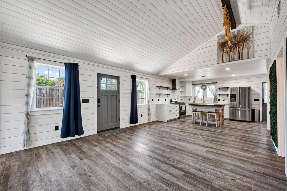 1090 Williams Ln Kemah, TX 77565